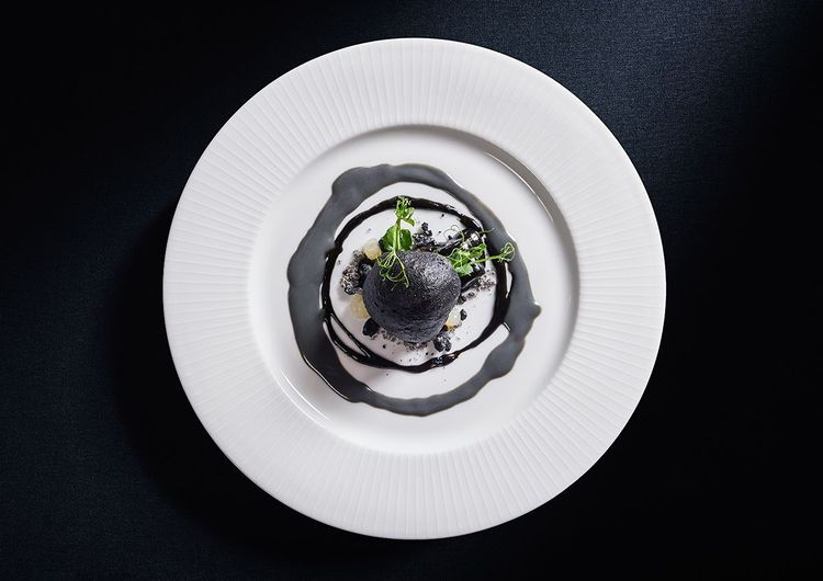 RAK Porcelain RBNNPR31 Ruby Red Flat Coupe Plate Case of 6並行輸入 RAK Porcelain RBNNPR31 Ruby Red Flat Coupe Plate Case of 6並行輸入